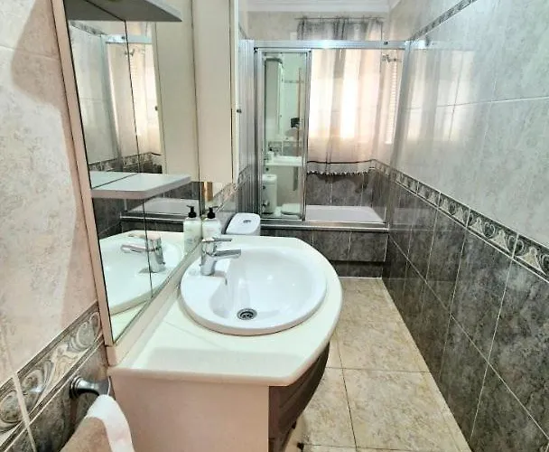 Trevlig 4 Baedds Laegenhet I Nerja! Apartment Nerja